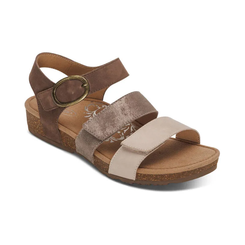 Women's Aetrex Lilly SC562WN Color:  Taupe