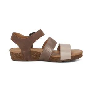 Women's Aetrex Lilly SC562WN Color:  Taupe