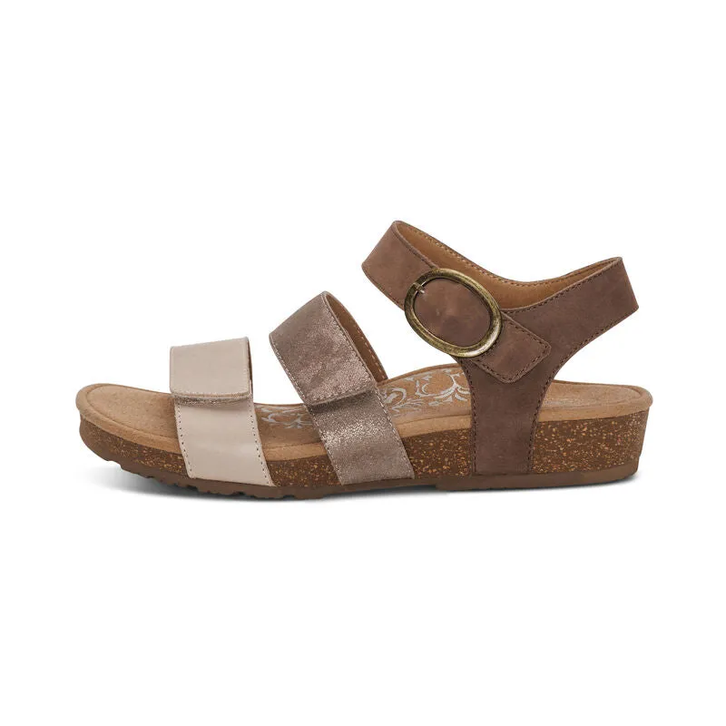 Women's Aetrex Lilly SC562WN Color:  Taupe